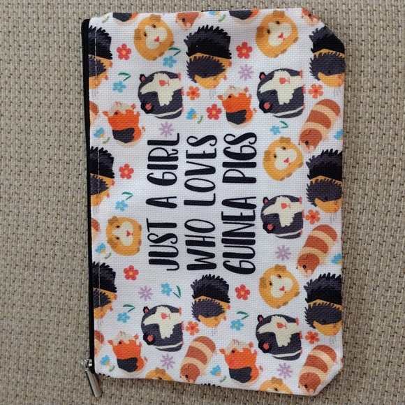 NWT Guinea Pig Makeup Bag and Goodies - Picture 4 of 9